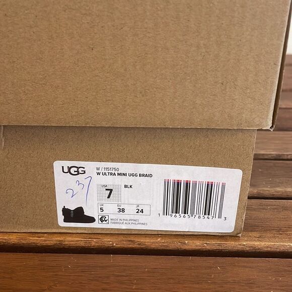 UGG Classic Ultra Mini Braid Booties Black USA Women Size 7/UK 5/EU 38 - Picture 15 of 15